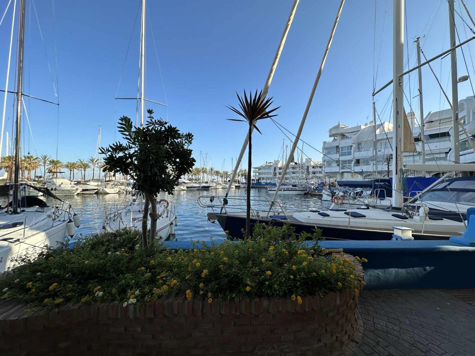 בנאלמדנה Nice Apartament In Puerto Marina מראה חיצוני תמונה